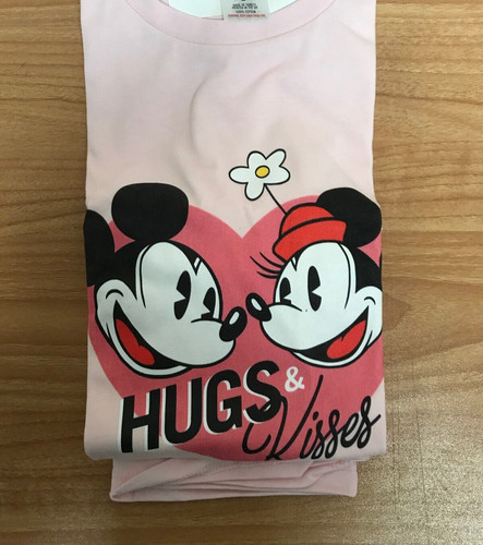 Micky and minnie - hugs,