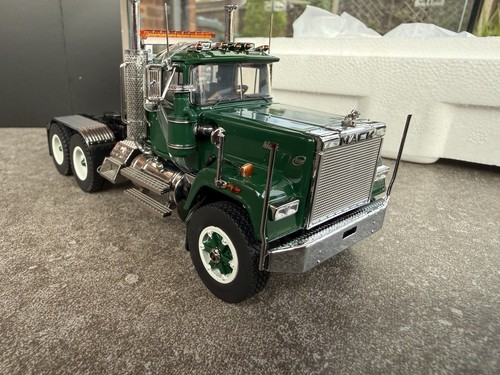 Heavy haul replicas - heavy, mack