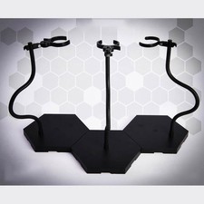 Dynamic Toy Model Bracket