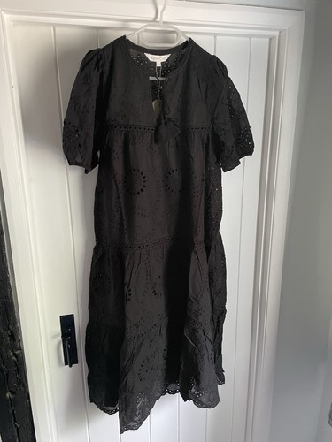 Apricot black broderie - black,