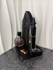 Gothic stand