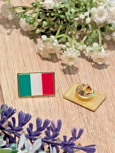 Italian flag pin badge - flag,