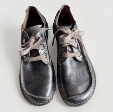 Ladies Clark’s Leather Shoes