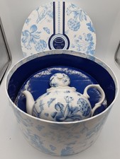 Portmeirion Botanic Blue Tea Pot in Beautiful Presentation Box
