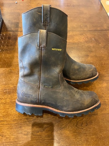 New mens chippewa boots - new,