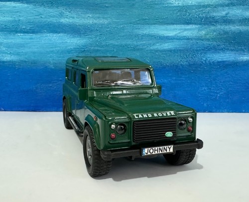 Land rover defender diecast - rover,