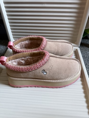 Light tan uggs - light, with