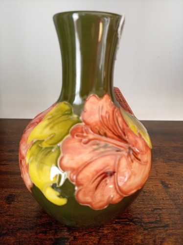 Moorcroft hibiscus vase - 5".,