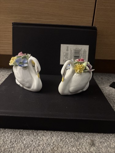Elegant swans with flowers - 2,