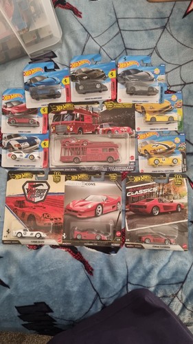 Hot wheels ferrari - bundle, free