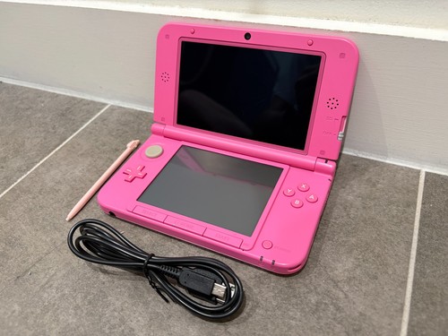 Nintendo 3ds handheld pink - nintendo,