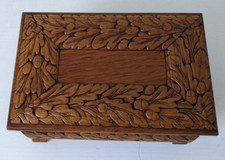 VINTAGE WOODEN SWISS THORENS