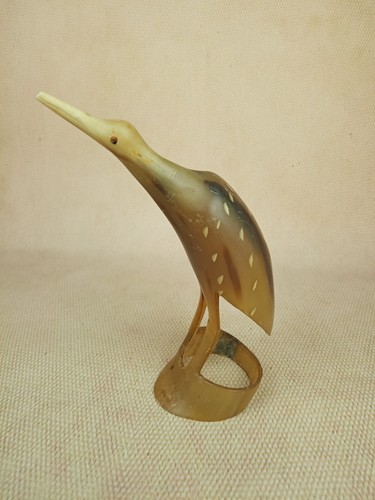 Vintage hand carved horn - ⭐,
