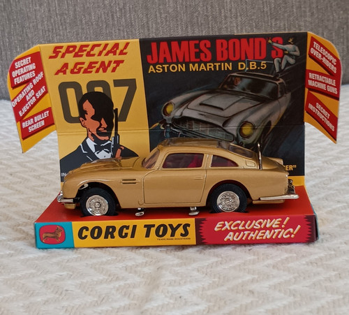 Corgi aston martin - corgi,