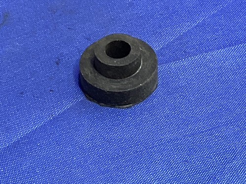 Triumph petrol tank mounting - triumph,