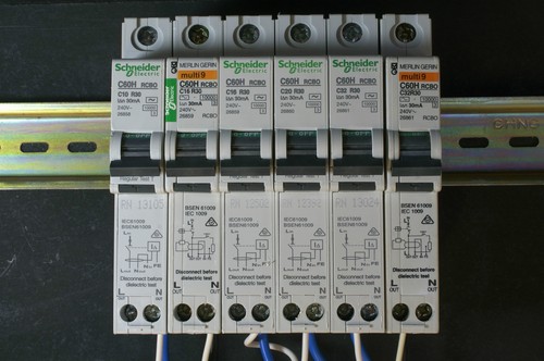 Merlin gerin schneider multi - merlin,