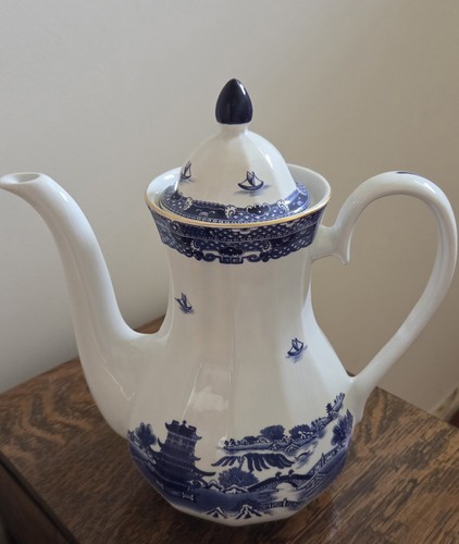 Vintage porcelain ringtons - vintage,