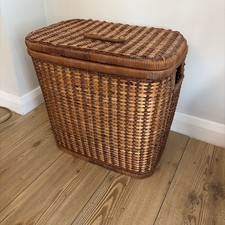 Retro Wicker Laundry Bin