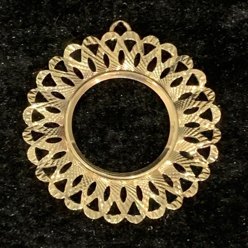 9ct yellow gold decorative