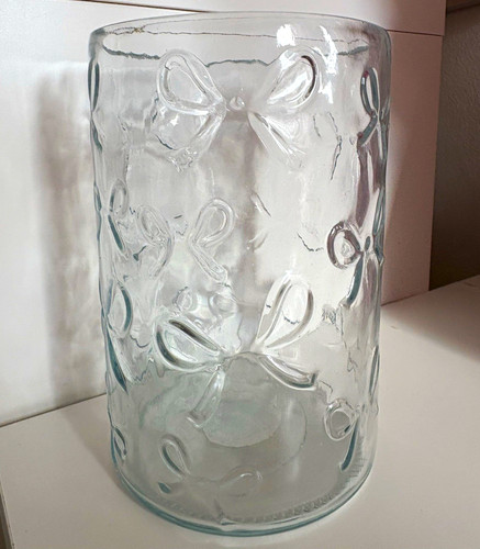 Clear glass bow vase - b&m,