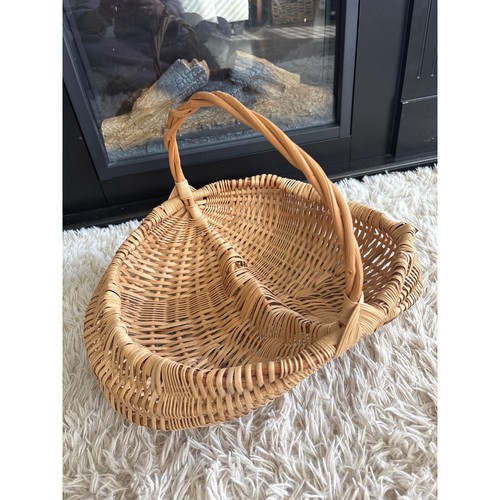 Vintage wicker buttocks basket - vintage,