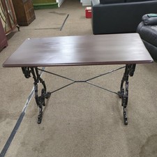 Pub/Garden Cast Iron Table COLLECTION DN8