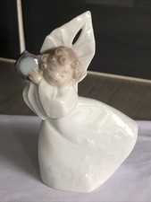 Lladro Nao Angel / Cherub Playing Tambourine. 4.5 inch Tall Figurine. Perfect!