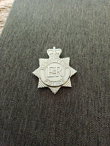 Merseyside police queen - police, er