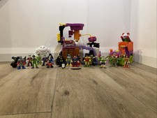 DC Penguin Lair, Joker’s Surprise Truck Vehicle And Character Bundle