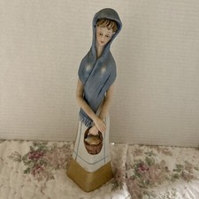Beautiful Lladro Nao Lady With