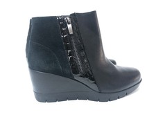 Clarks Unstructured Black