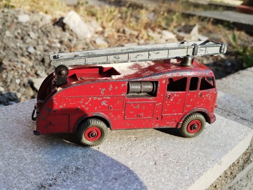 Dinky models 555 - no.555, fire