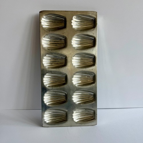 Vintage madeleine pan well - vintage,