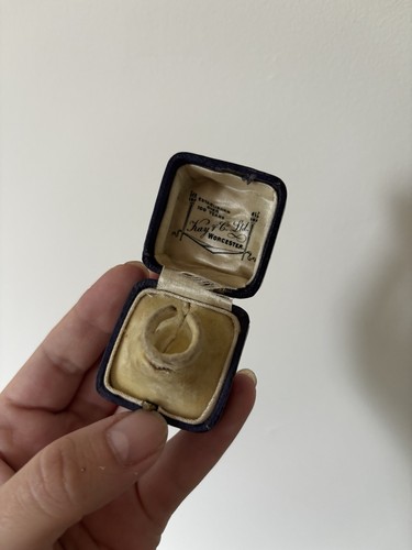 Antique vintage ring box - box, kay