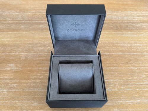 Pre owned large zodiac - pre-owned, watch