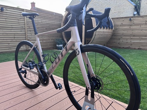 2022 scott addict size - -,