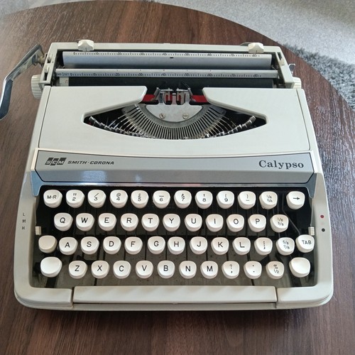 Typewriter smith corona - typewriter,