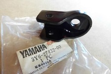 YAMAHA SR250  1980-1982 GENUINE LEFT HAND REAR FOOTREST BRACKET - # 3Y6-27432-00