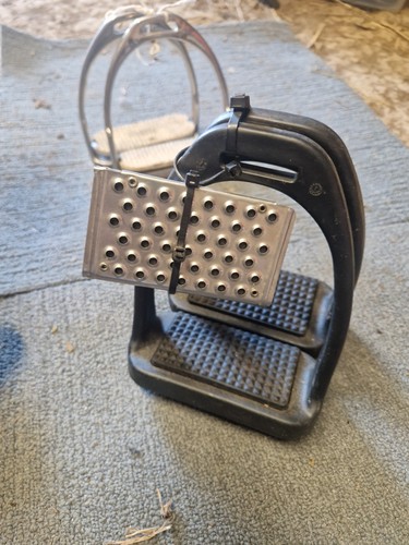 Black composite stirrups - black, 4.5