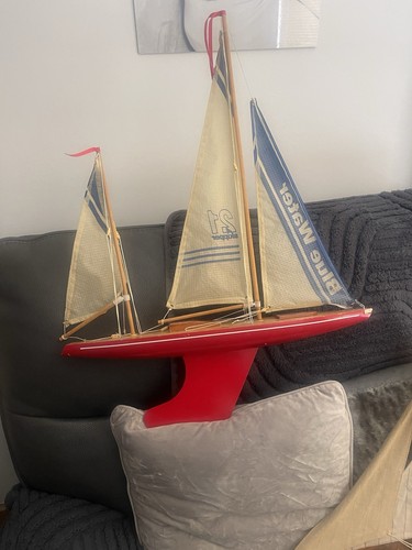 Vintage pond yachts - vintage,