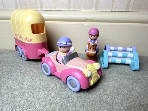 Happyland equestrian set car - happyland,