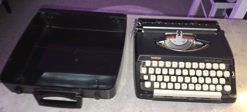 Brother deluxe 220 typewriter - 220,
