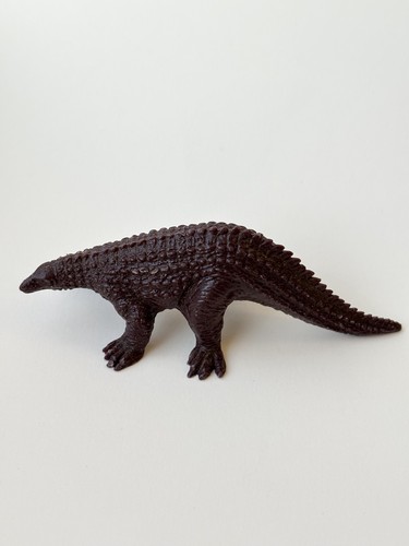 Scelidosaurus figure british - scelidosaurus,