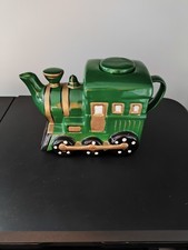Green ornamental Train Teapot