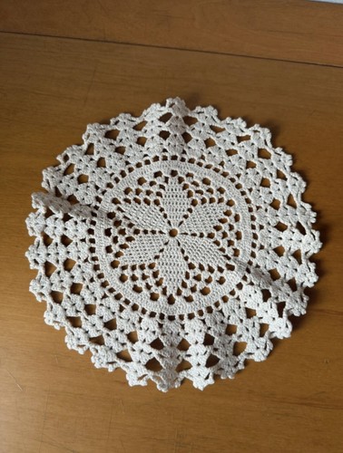 Vintage hand crocheted - crocheted, doily
