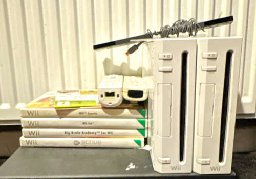 Nintendo wii white console - white,