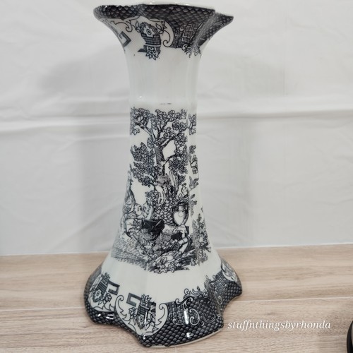 Chinese black and white - and,