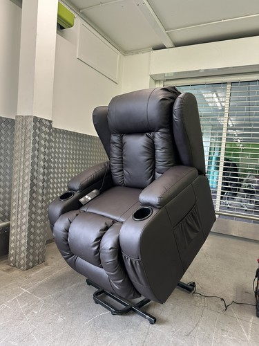 Electric rise recliner - recliner, winged