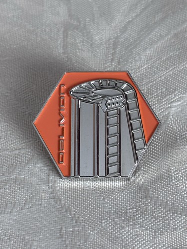 Alton towers pin badge - alton,