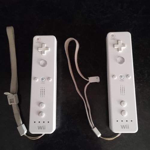 Wii controller pair - controller,